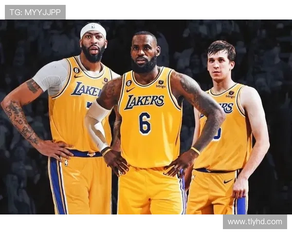 湖人队新赛季阵容大变动 詹姆斯和浓眉能否带领球队重返巅峰